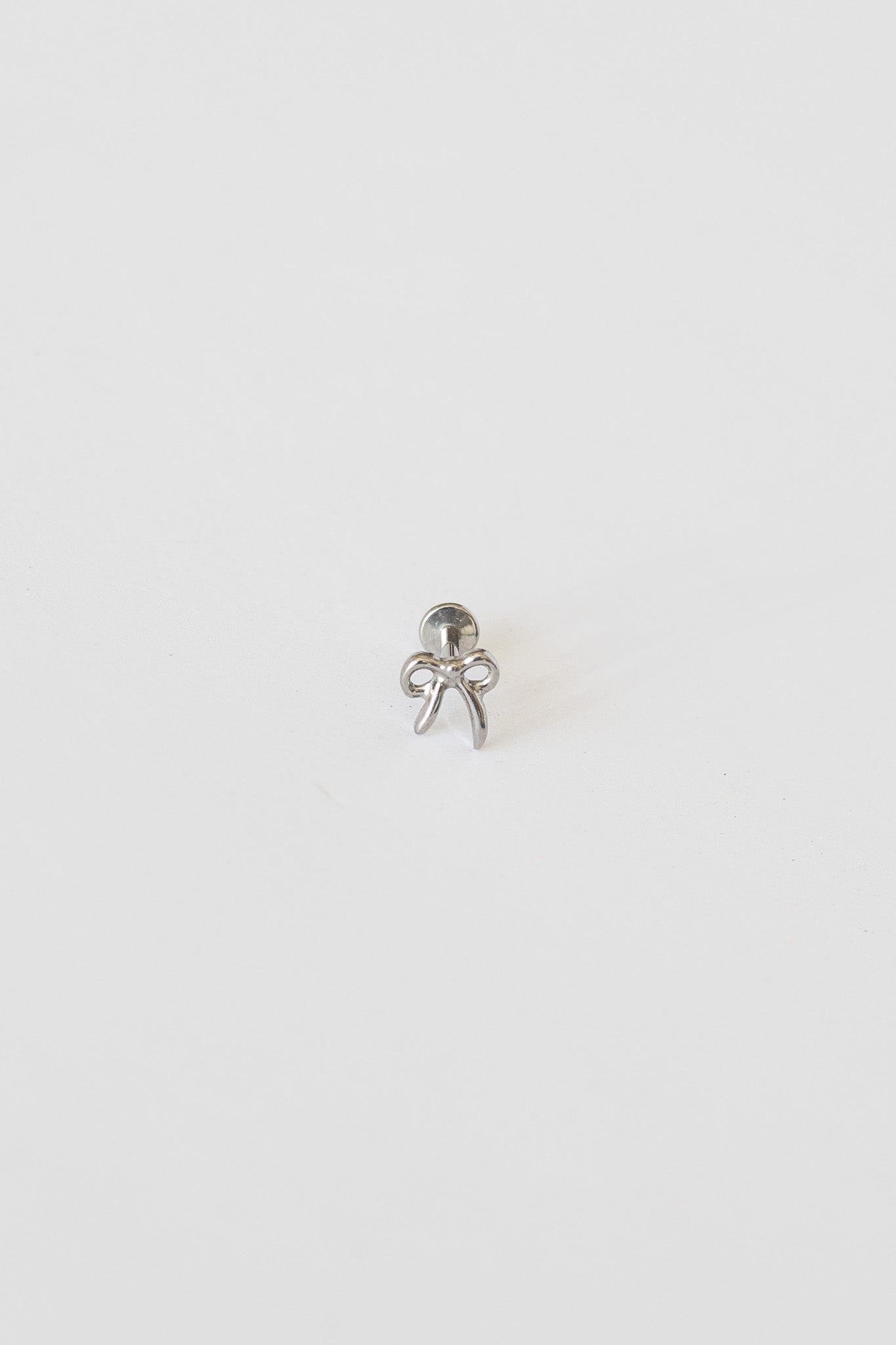 Bow Flat Back Stud