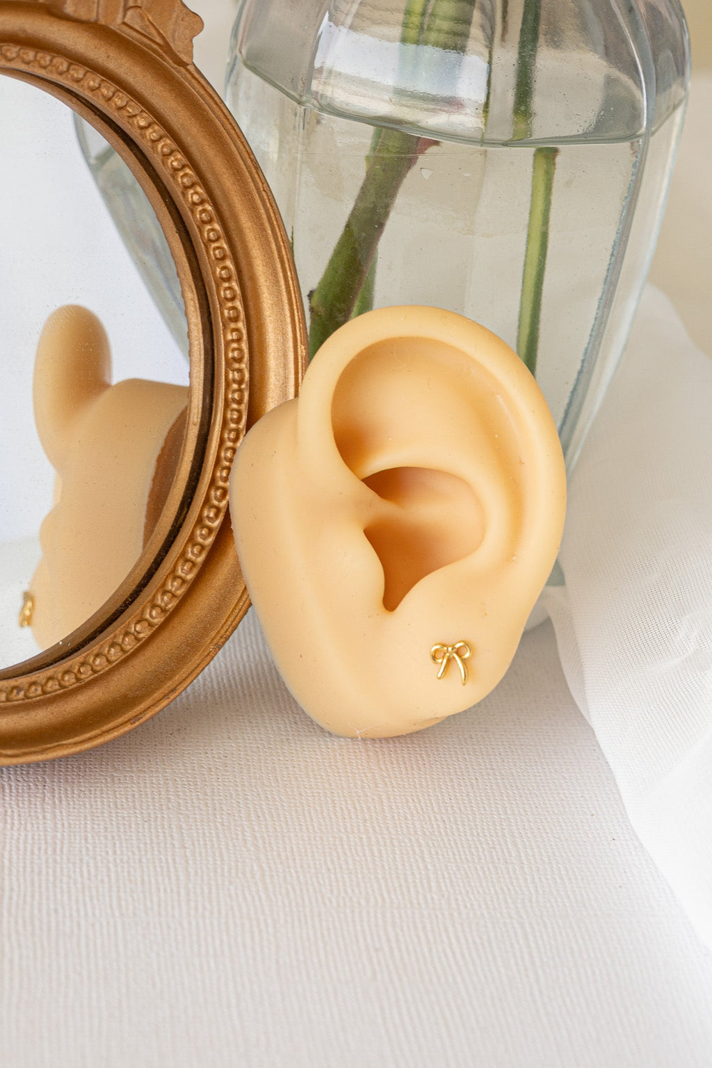 Bow Flat Back Stud
