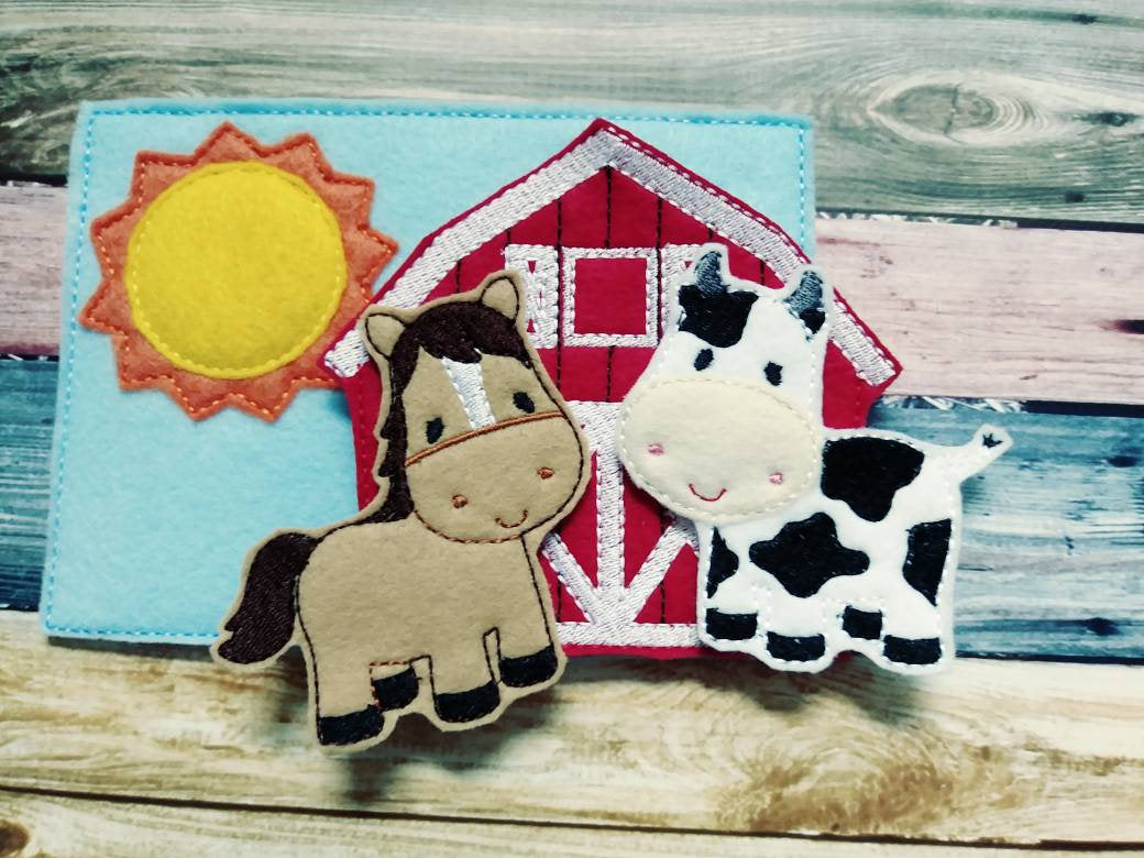 Felt Farm - Playset - felt board - Quiet toy - Learning - Educational Toy - Barn - Farm Animals - farm play set - pretend play - eieio